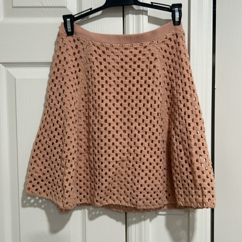Theory crochet blush skirt size small - Picture 3 of 3